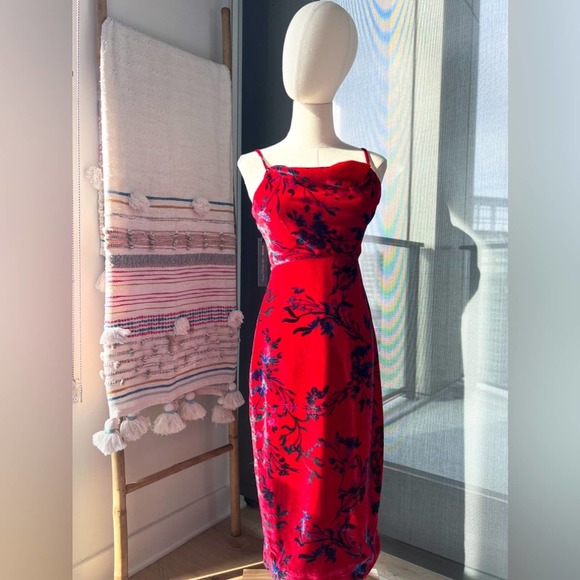 House of Harlow 1960 Dresses & Skirts - House of Harlow 1960 x Revolve Red Floral Velvet Sleeveless Midi Dress Size XS